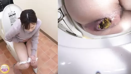 DLSL-622 02 Breaking through constipation: a woman who stays in the toilet and defecates with all her might