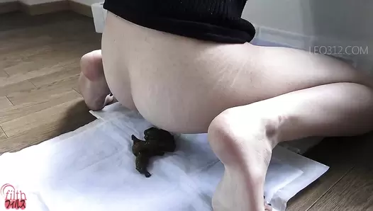 DLFF-264 [#2] Beauty at noon. Women pooping at the window, facing the live street