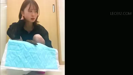 DLJG-555 04 Close-up photography and self-portraits over several days with fearless Maho Kawanishi who takes poop selfies even if her family is there. VOL. 2