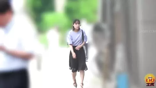 DLEE-732 05 Vigorous farts and large poop from the dirty anus of a neat girl