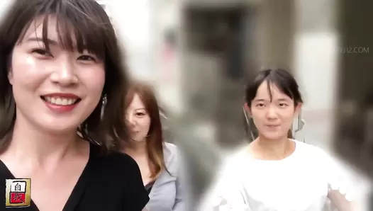 DLJG-550 02 Women gather to make some money. It is girlfriends poop party time!