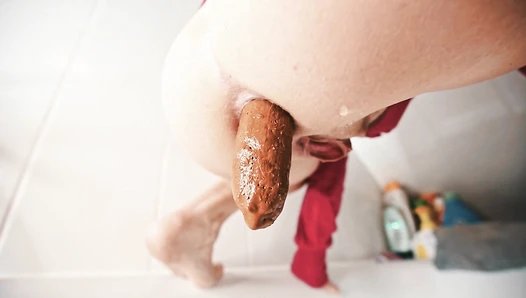 MiaRoxxx - 293. Piss ‘n poo in bathtube