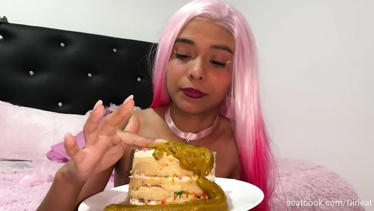 Sirena Rozhevy - Fun with Cake and Shit with Girleat