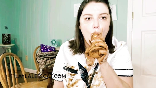 Layla Lee - Schoolgirl Poops for Teacher!