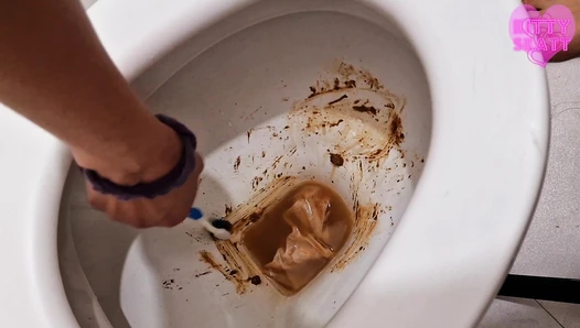 Kitty Skatt - Toilet Aclogcalypse Disasters