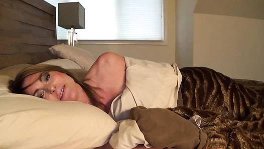 EricaKay - Farting in Bed and Sexy Talk