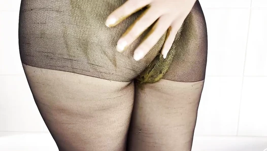 The_Prime_Alpha - Pooping & Smearing in Pantyhose