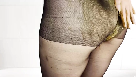 The_Prime_Alpha - Pooping & Smearing in Pantyhose