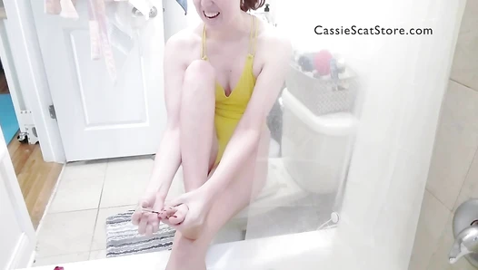 CassieScat - Yellow Leotard, Smearing + Frantic Masturbation