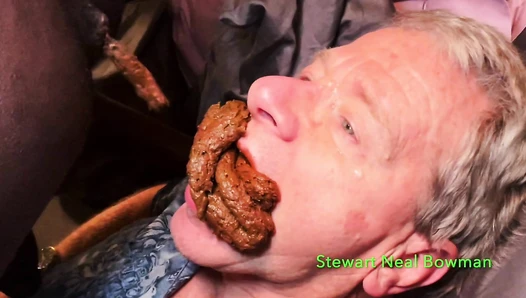 This Fag Wants Everyone to See Him Eating Shit From Black Men