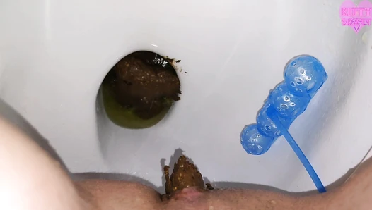 Kitty Skatt - Female POV huge fat moaning dump and piss