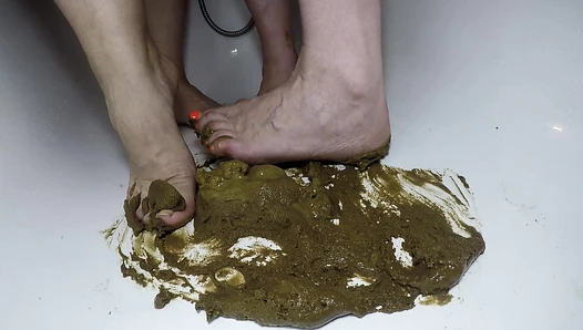 annalise - Poo Accident with Dirty Feet