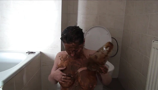 dirtyscatgirl - Very unusual dirty shower