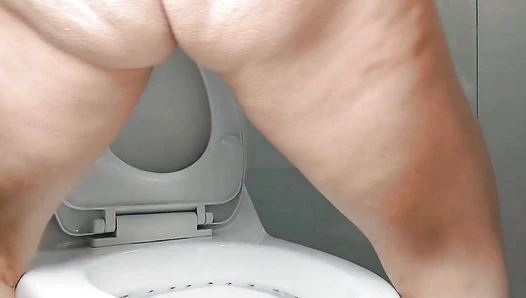 Sarathonson - I go poopy in the toliet