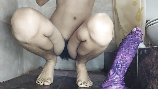 Pipaypipo - XL dragon dildo full of shit