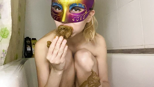 PooGirl - chewing and smearing in the mask