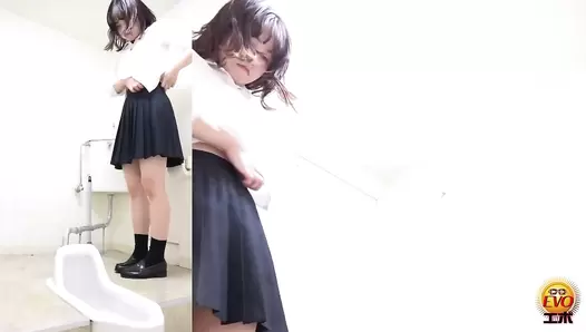 DLEE-712 04 Obscene scenes of schoolgirls pooping naked with wide opened legs. VOL. 5