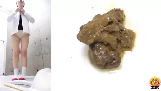 DLEE-712 01 Obscene scenes of schoolgirls pooping naked with wide opened legs. VOL. 5