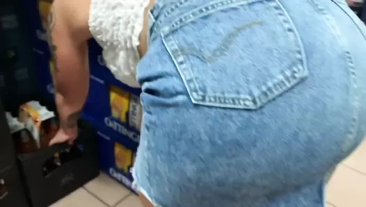 Devil Sophie - Kack and piss sauerei in the middle of the shop - Anale Bockwurst introduction