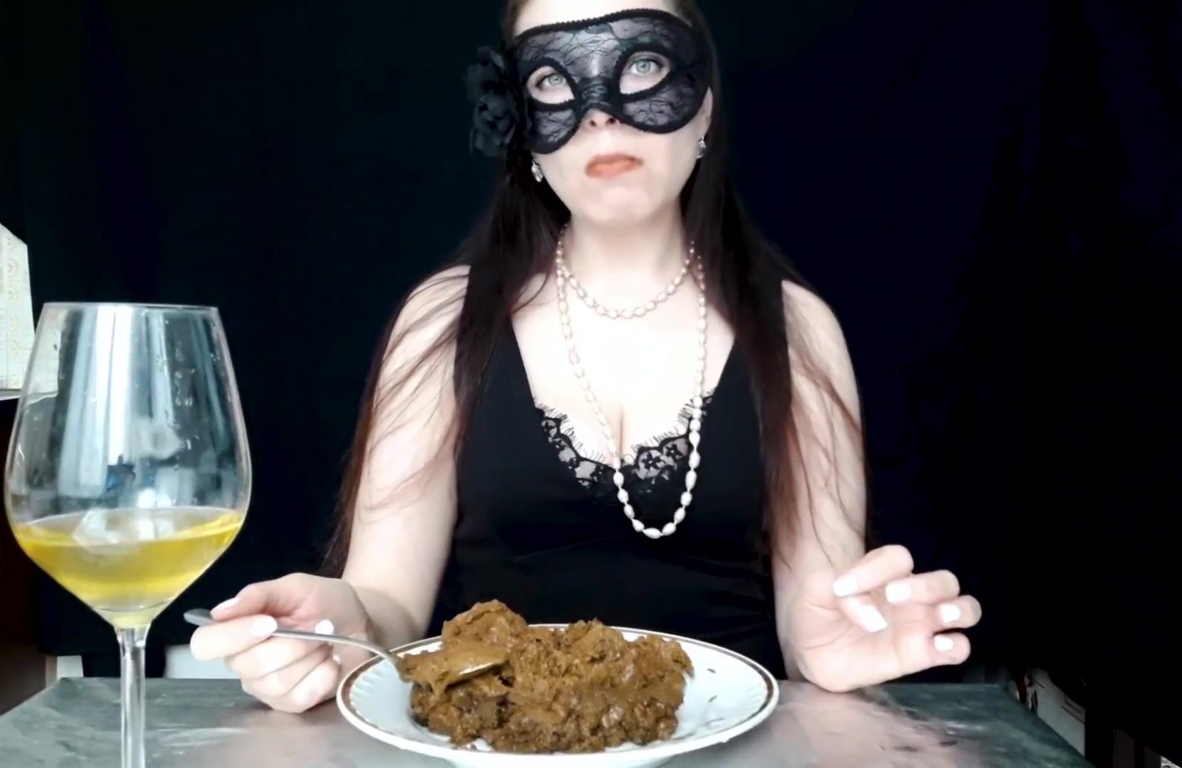 ScatLina โ I Eat And Swallow 3 Big Loads Of My Shit By Top Babe Lina