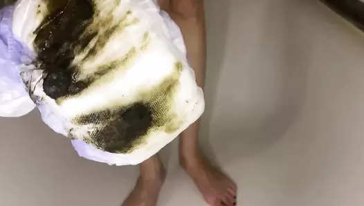 p00girl - I mess up after constipation and what diapers and pantyhose