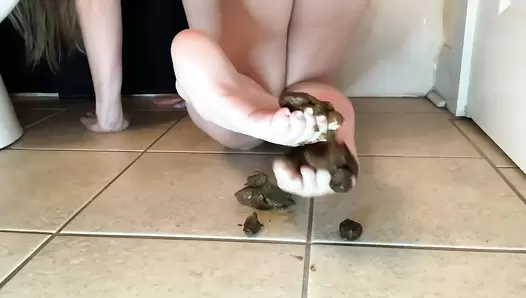 Jessiekaypoops - Shitting and smearing all over my FEET!