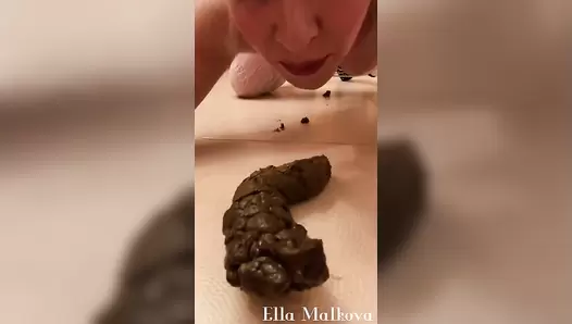Scat Ella - Masturbating And Licking Shit