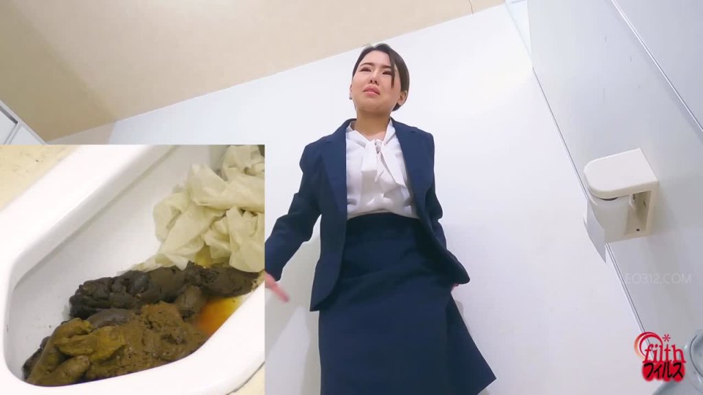 FF-548 02 Office ladies toilet that cannot be flushed. Severe odor of defecation and depressing situation.