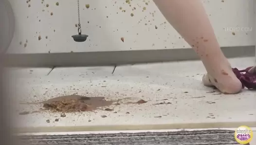 DLSL-562 04 Pleasant poop show. Perverted women seducing a man with hidden cameraman