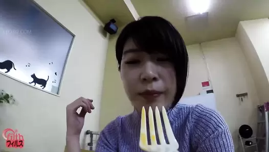 DLFF-410 08 Learning about the results of girls meals at close range. Eating, pooping and experimenting with feces