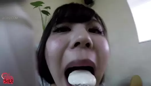 DLFF-410 06 Learning about the results of girls meals at close range. Eating, pooping and experimenting with feces