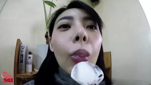 DLFF-410 02 Learning about the results of girls meals at close range. Eating, pooping and experimenting with feces