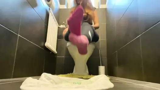 VeganLinda - I shit too big for your plate