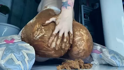 DirtyBetty Her Triple Pooping is OP