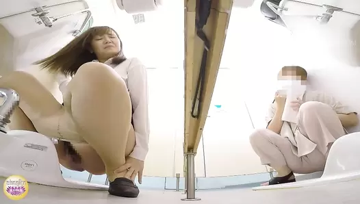 DLSL-397 03 Awkward farts and poops in the office toilet