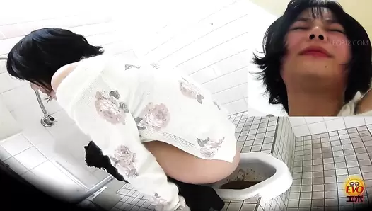 DLEE-556 03 Hidden camera: Japanese gals straddling a japanese style toilet and having diarrhea