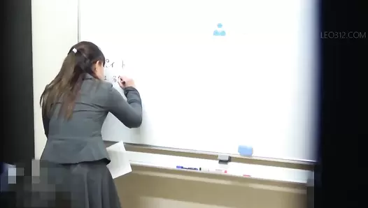 DLFF-555 05 Nervous women leak a large amount of explosive feces in front of other people’s eyes.