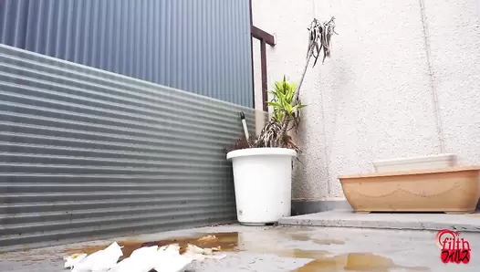 DLFF-386 04 Plosive and muddy shit mess in the back alley. Stacking of liquid poop loads by beautiful girls. VOL. 2