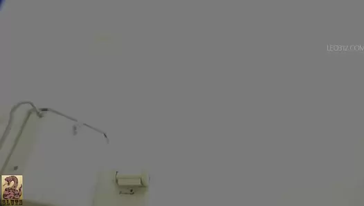 SR069 02 Women with sexy bodies wearing tight clothes, pooping and farting on Japanese style toilet. 5 viewing angles