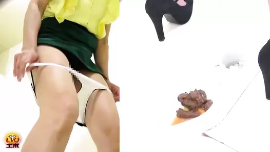 DLEE-527 04 The joy of excretion enhanced with anal stimulating action. Women’s erotic excretions on japanese style toilet.