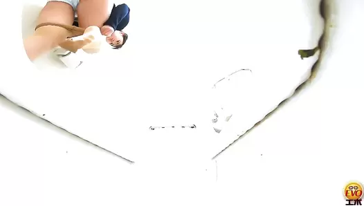 DLEE-584 03 High-quality extra-thick and healthy poops coming out from beautiful and sexy round asses