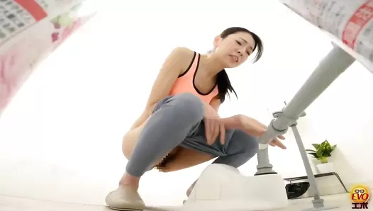 DLEE-575 07 Hidden video footage: girls leaking farts and poop during physical excersises