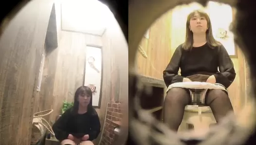 15380497 [BYAN] Voyeur Toilet Cafe 32