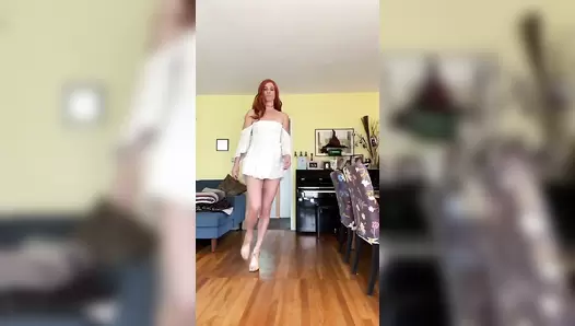 VibeWithMolly - Fashion Model Shits in audition!