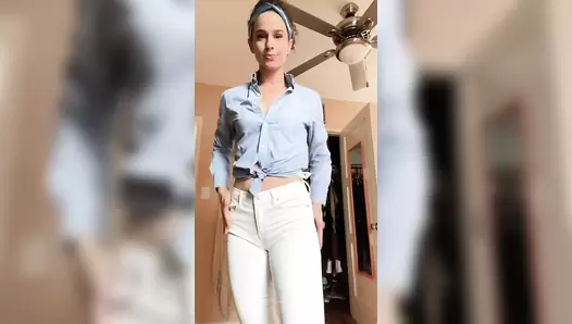 VibeWithMolly - Business women DESPERATE SHIT!