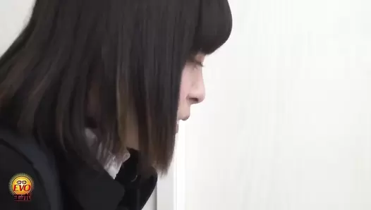 DLEE-562 02 Full of shame schoolgirls farting in the line to the toilet and leaking a little bit of poop