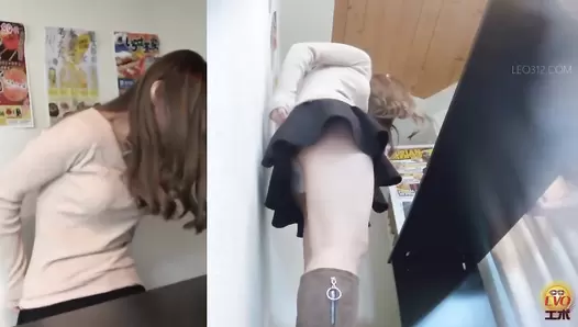 DLEE-568 02 Gals in boots farting and leaking diarrhea