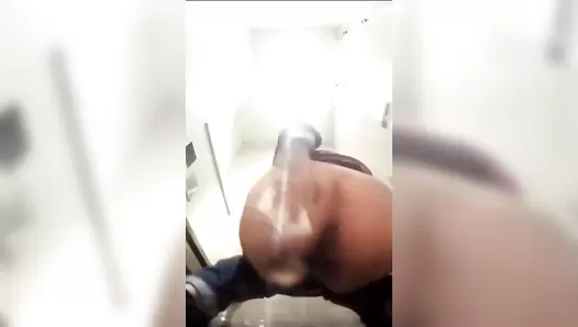 15390272 Station toilet poop not yet 13 barrage