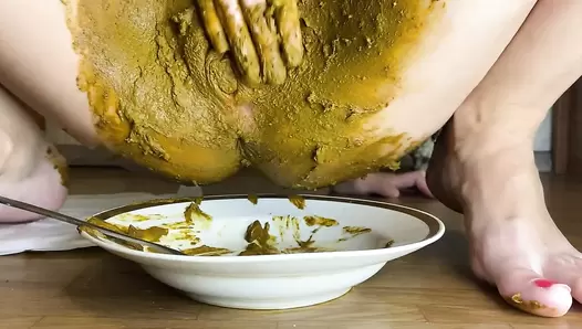 p00girl - I pooped onto a plate and eat-I chew with a fork and smearing