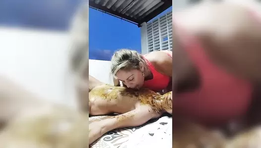 evelyncooper - laura come mi caca y pipi